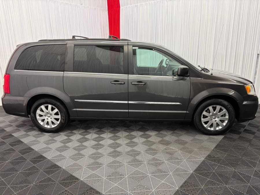 2016 Chrysler Town & Country