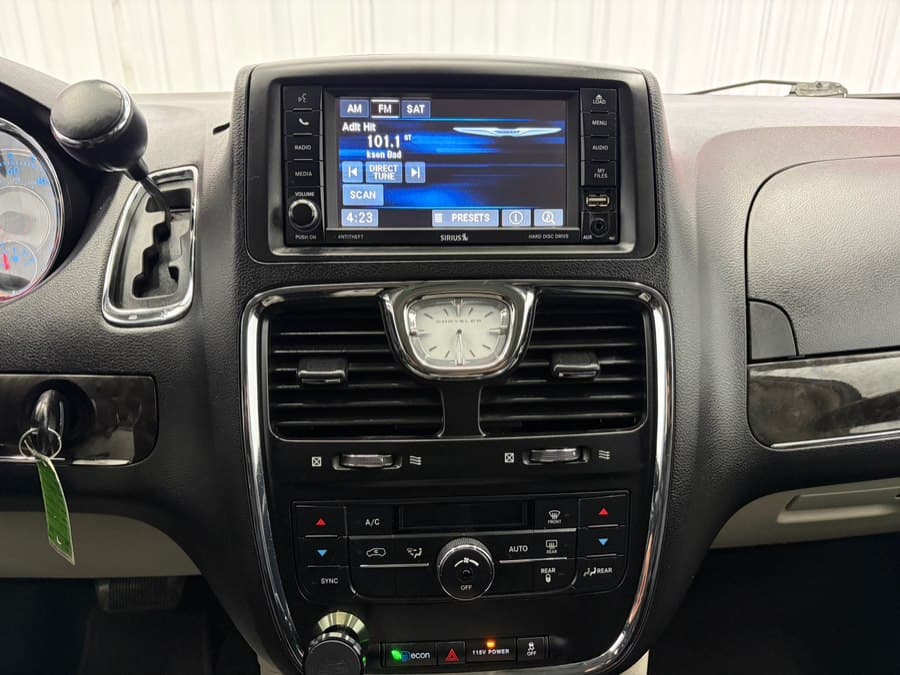 2016 Chrysler Town & Country