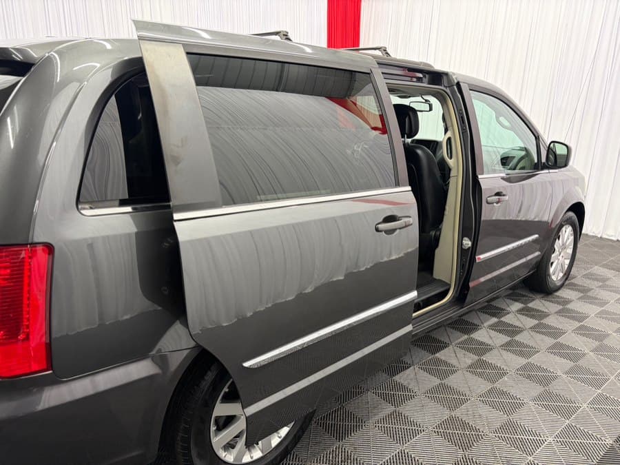 2016 Chrysler Town & Country