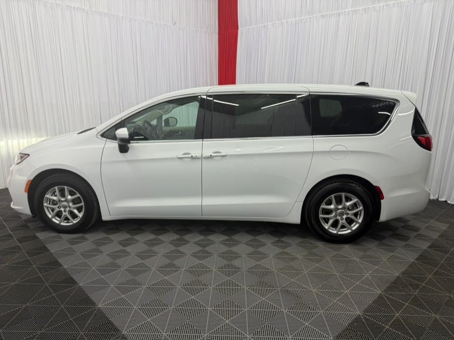 2023 Chrysler Pacifica