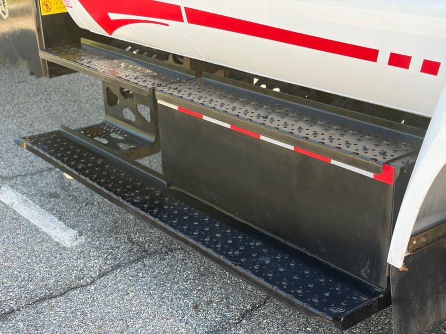 2017 Ford Super Duty F-650 Straight Frame Gas