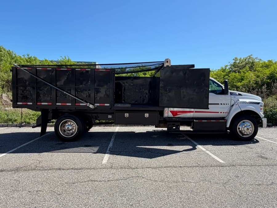 2017 Ford Super Duty F-650 Straight Frame Gas
