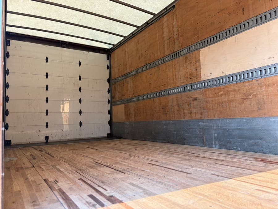 2018 Freightliner M2 106