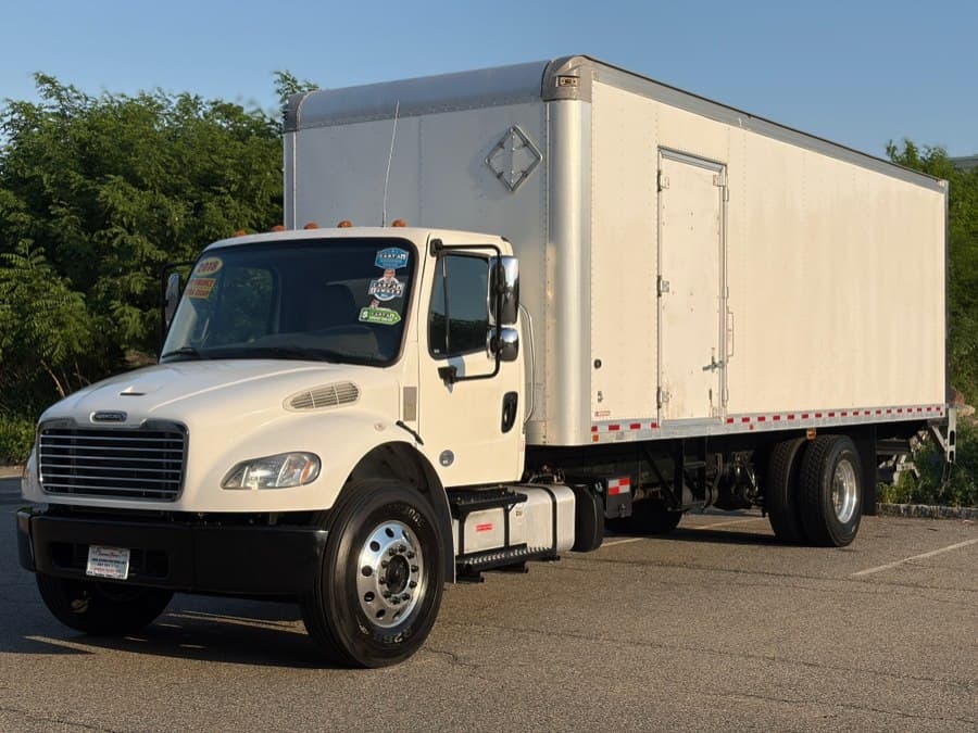 2018 Freightliner M2 106