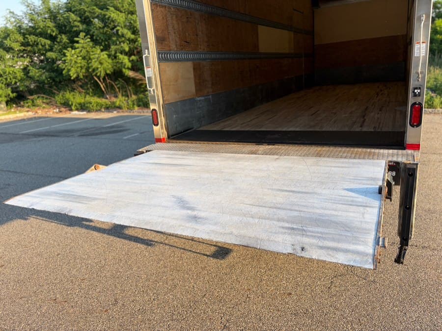 2018 Freightliner M2 106