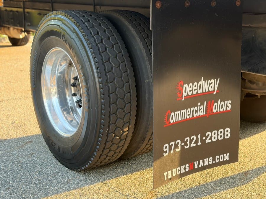 2018 Freightliner M2 106