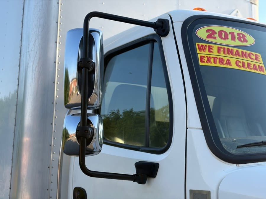 2018 Freightliner M2 106