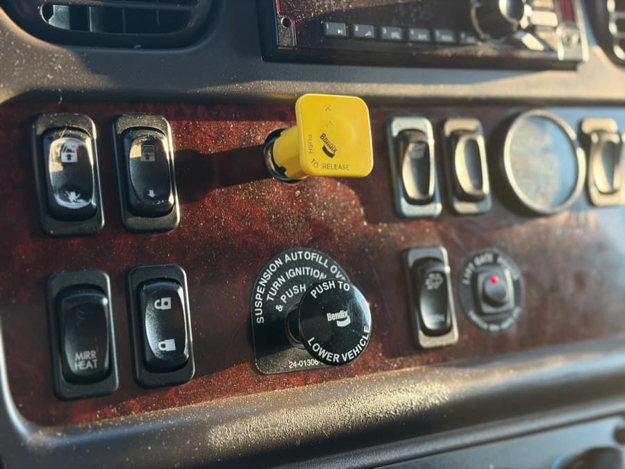 2018 Freightliner M2 106