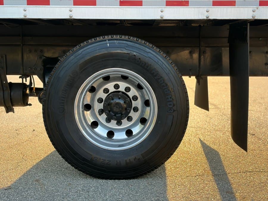 2018 Freightliner M2 106