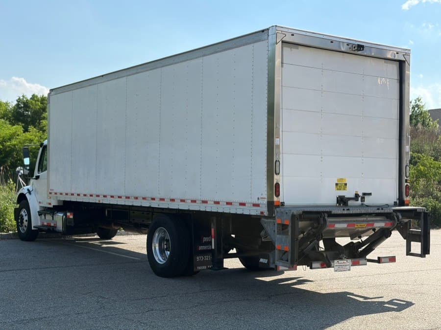 2017 Freightliner M2 106