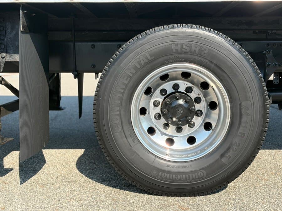 2017 Freightliner M2 106
