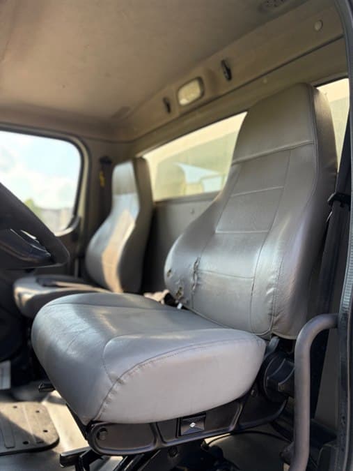 2017 Freightliner M2 106