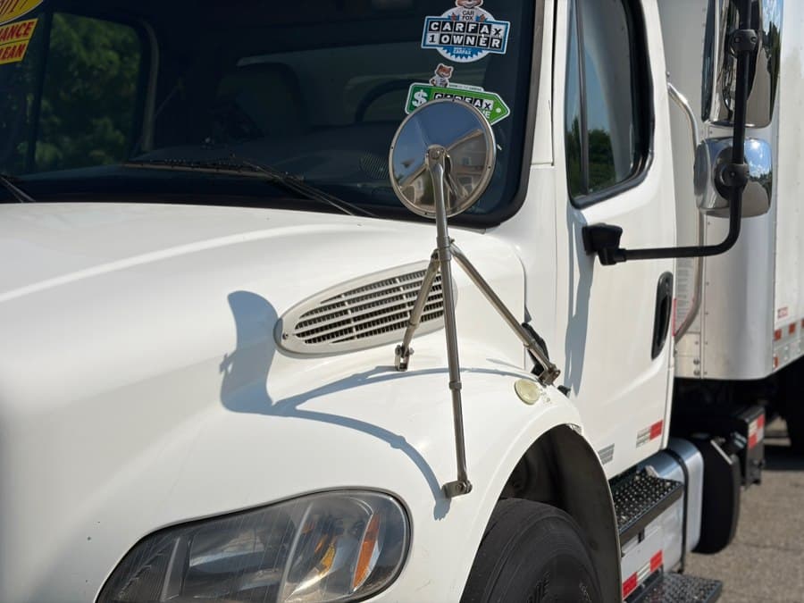 2017 Freightliner M2 106