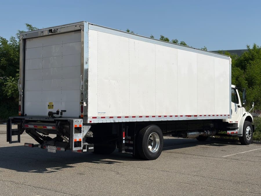 2017 Freightliner M2 106