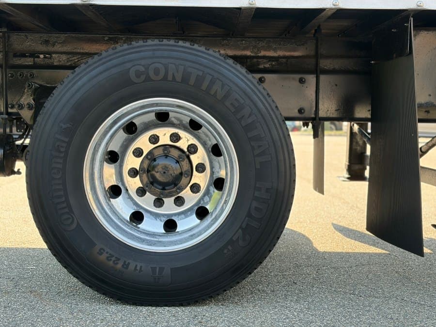 2017 Freightliner M2 106