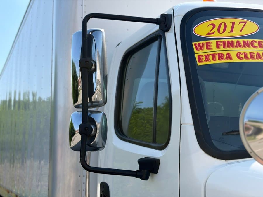 2017 Freightliner M2 106