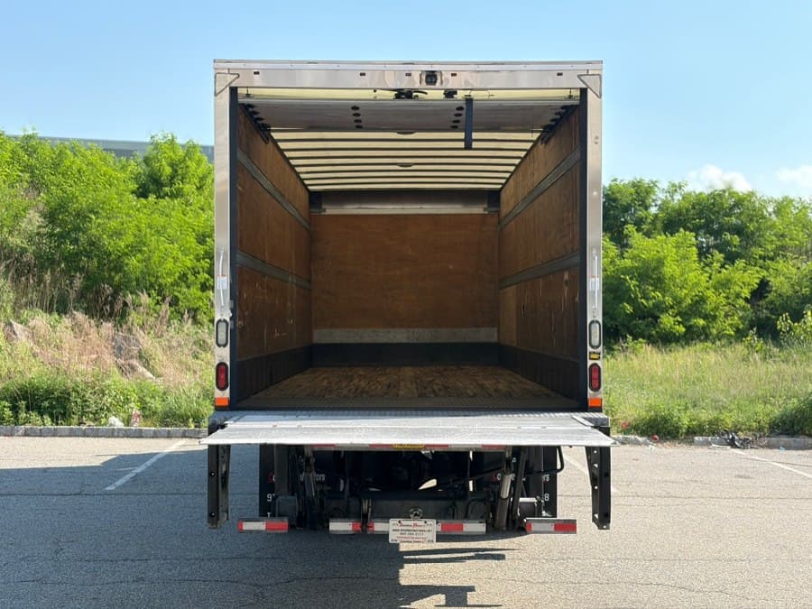 2017 Freightliner M2 106