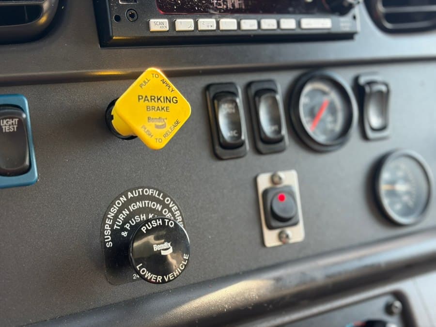 2017 Freightliner M2 106