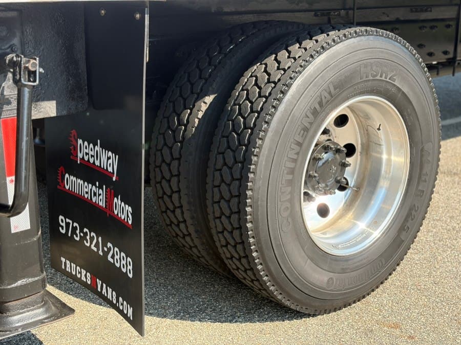 2017 Freightliner M2 106