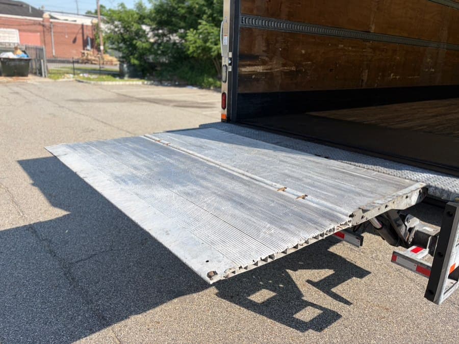 2017 Freightliner M2 106