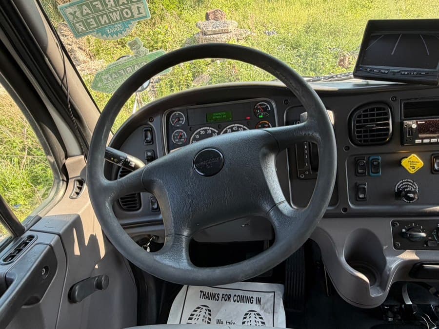 2017 Freightliner M2 106