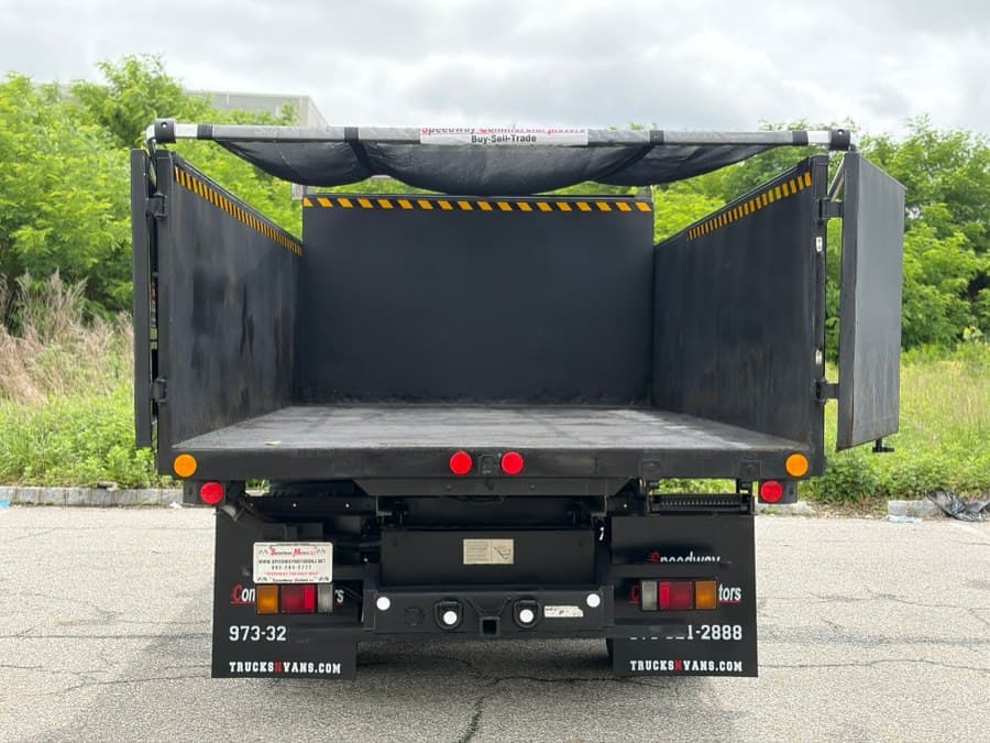 2019 Isuzu NRR