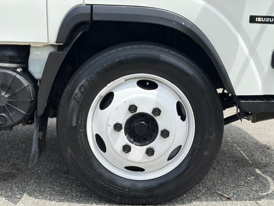 2019 Isuzu NRR