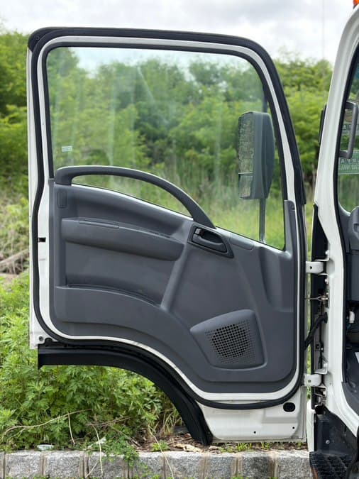 2019 Isuzu NRR