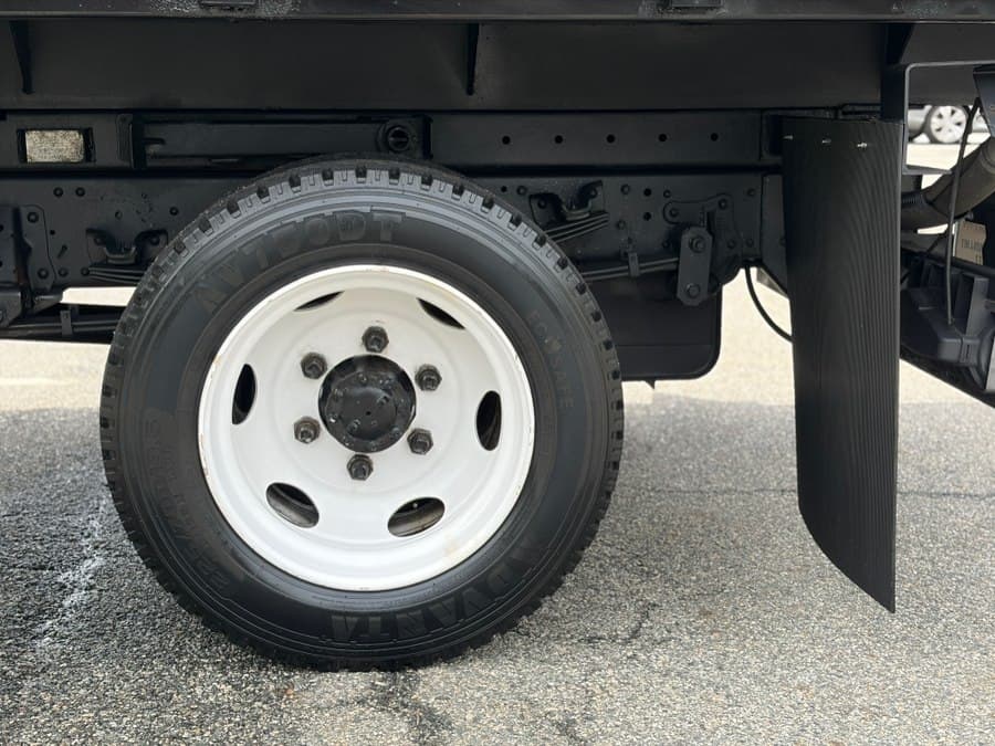 2019 Isuzu NRR