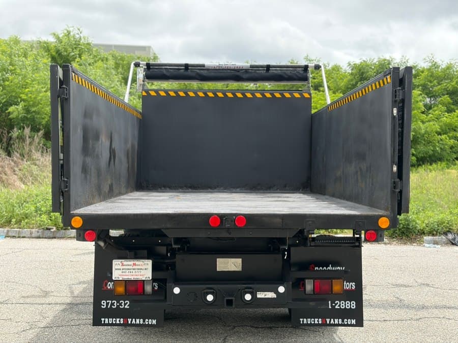2019 Isuzu NRR