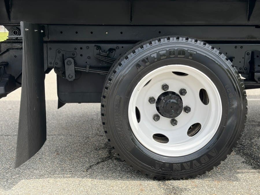 2019 Isuzu NRR