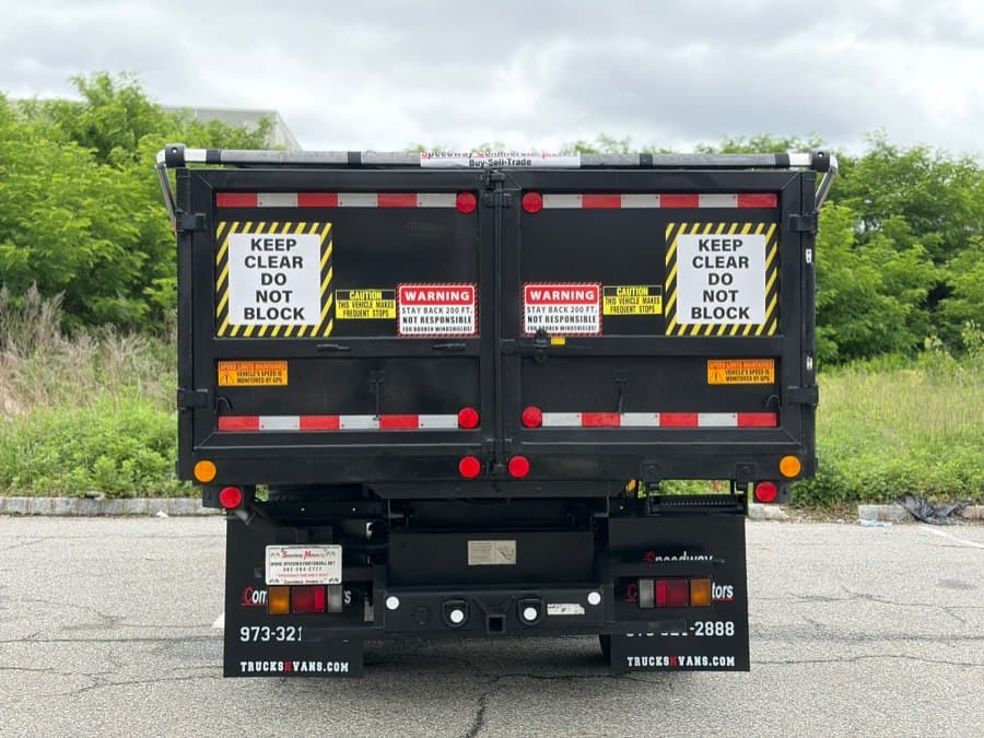 2019 Isuzu NRR