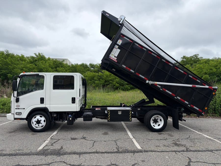 2019 Isuzu NRR
