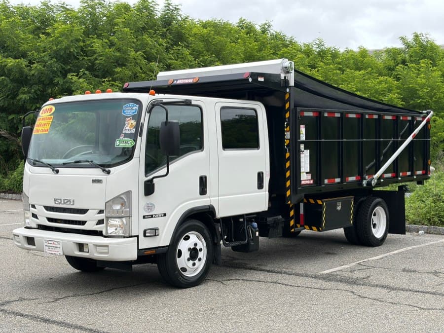 2019 Isuzu NRR