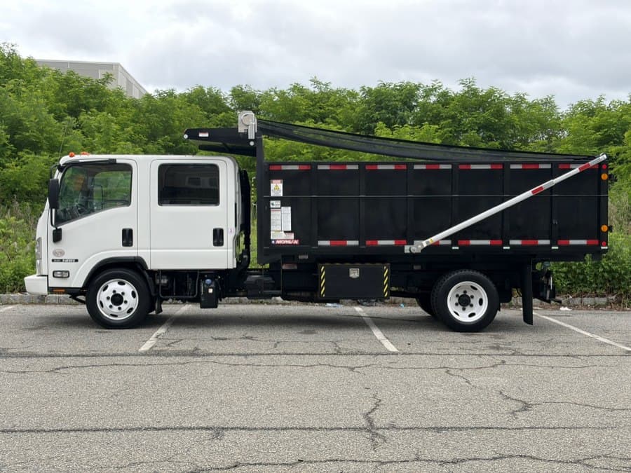2019 Isuzu NRR