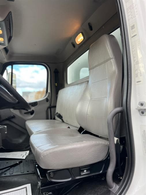 2018 Freightliner M2 106