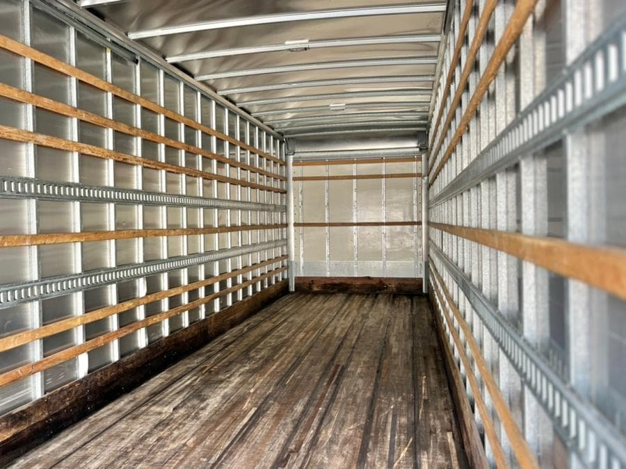 2018 Freightliner M2 106