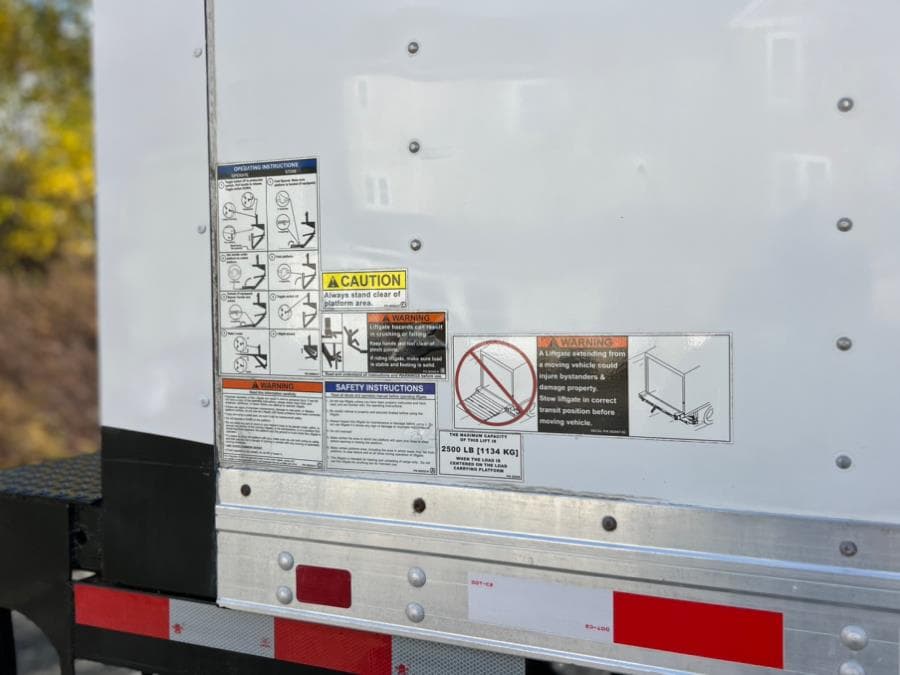 2018 Freightliner M2 106