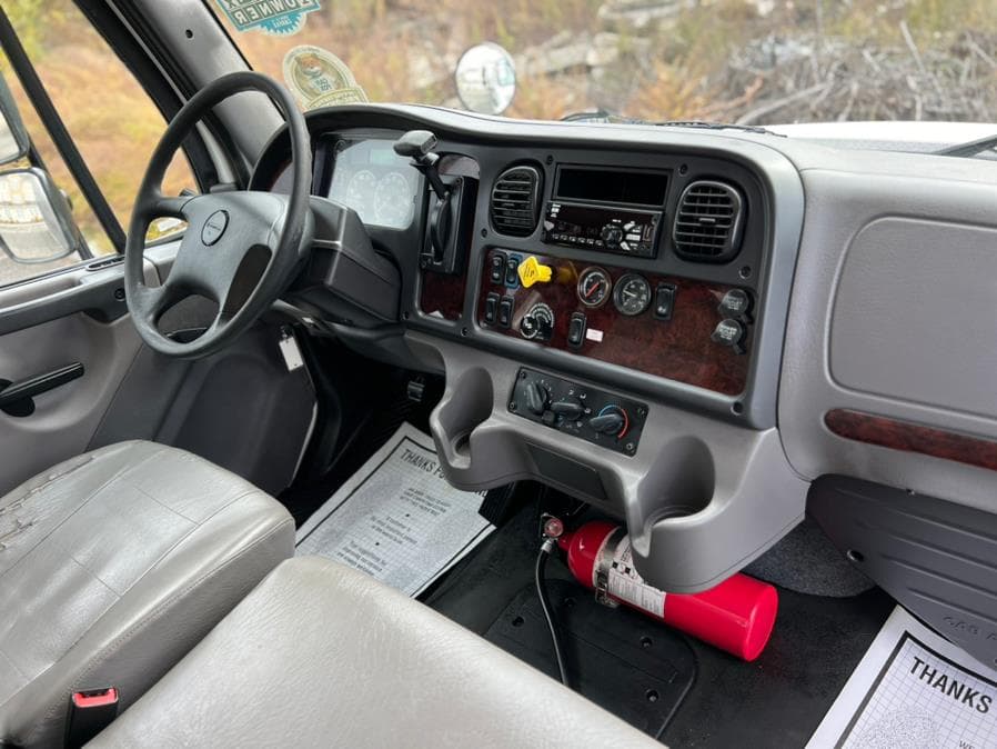2018 Freightliner M2 106