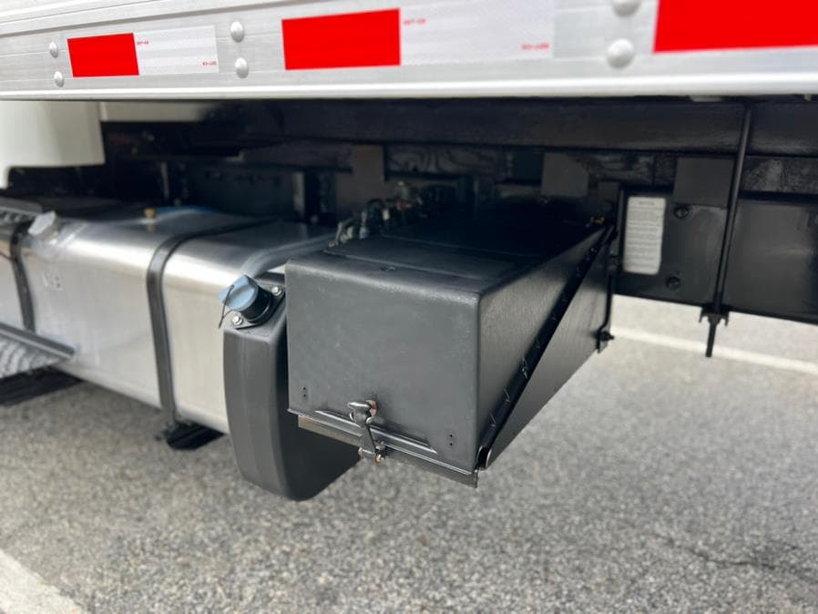 2018 Freightliner M2 106