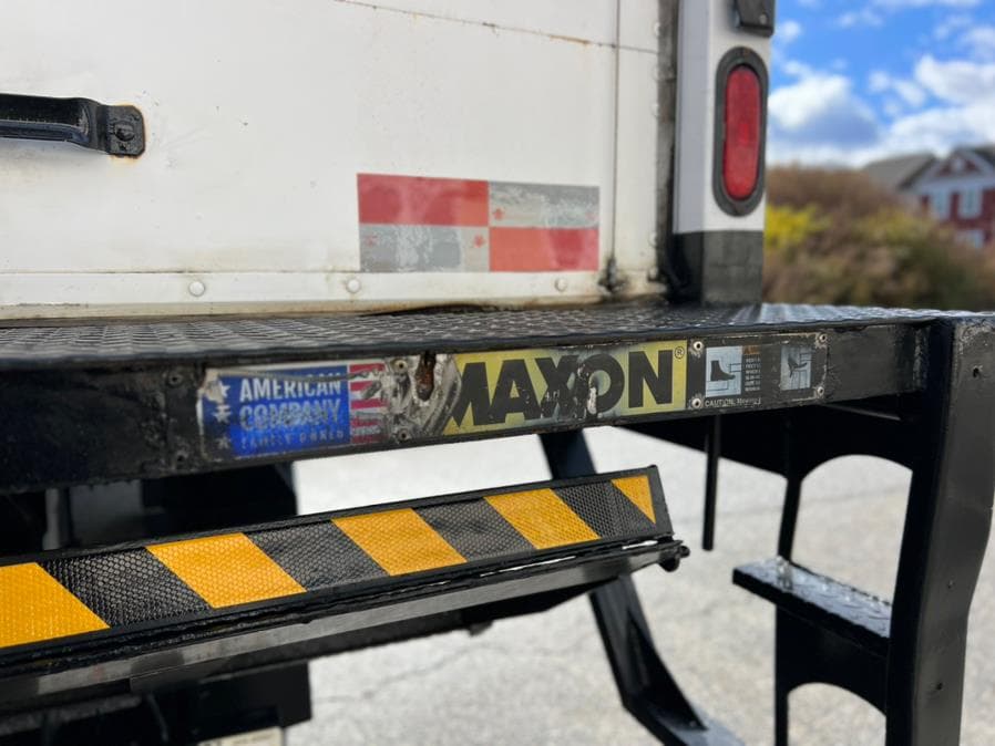 2018 Freightliner M2 106