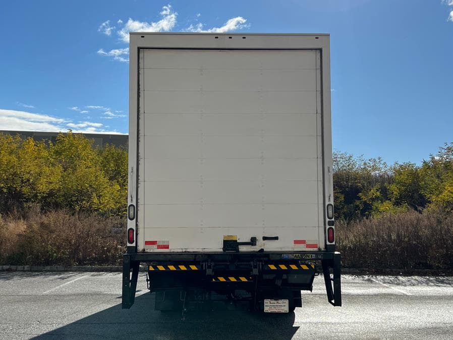 2018 Freightliner M2 106