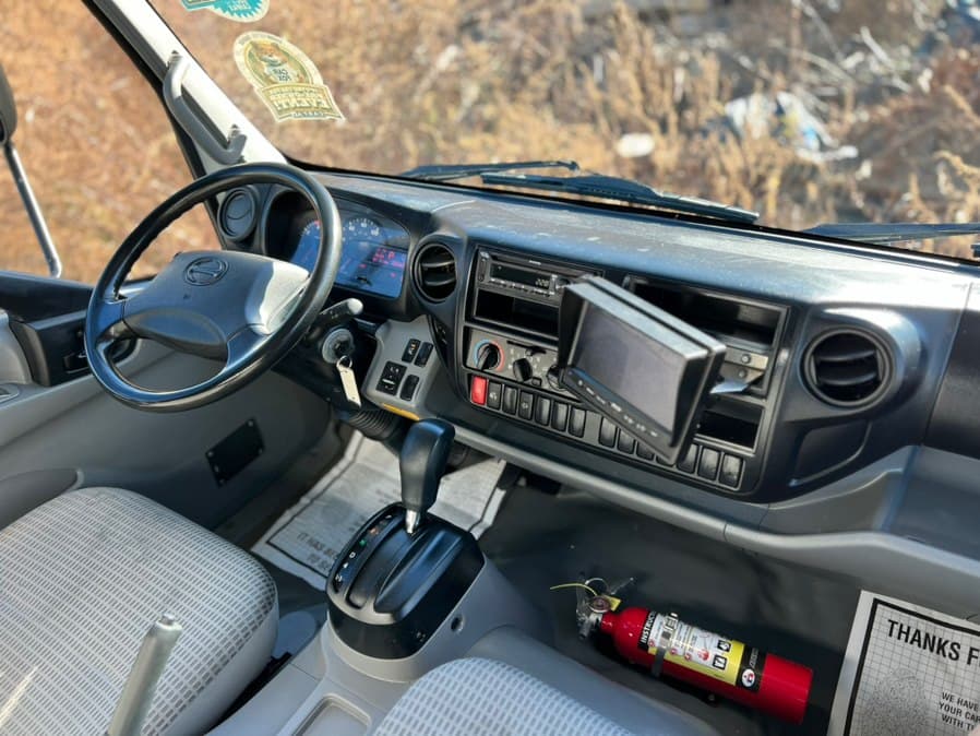 2020 Hino 195