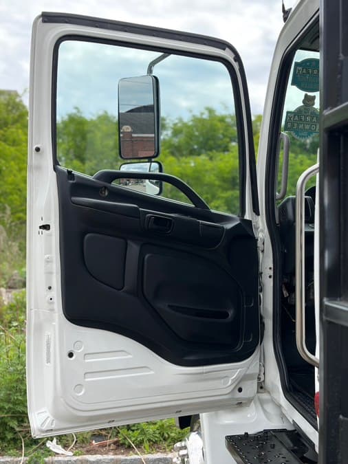 2019 Hino 258
