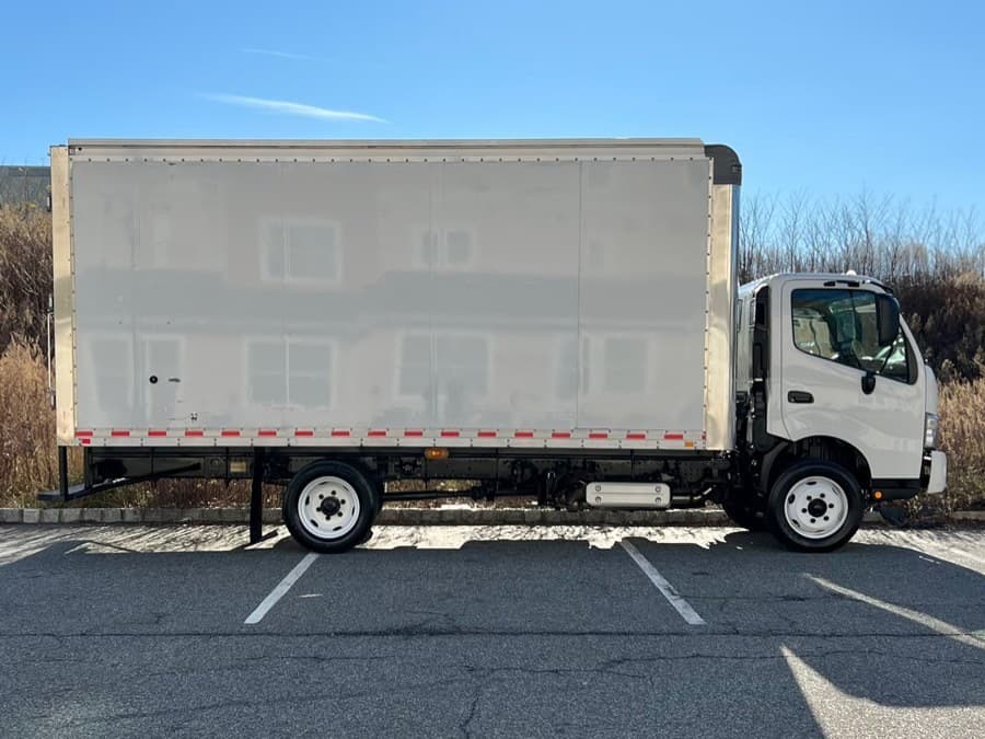 2020 Hino 195