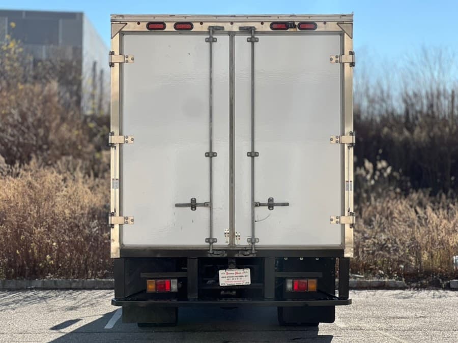 2020 Hino 195