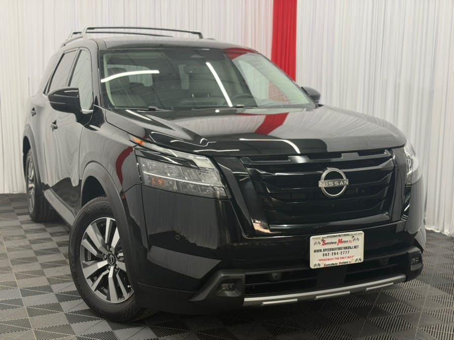 Used 2023 Nissan Pathfinder for sale in Paterson NJ — Speedway Motors
