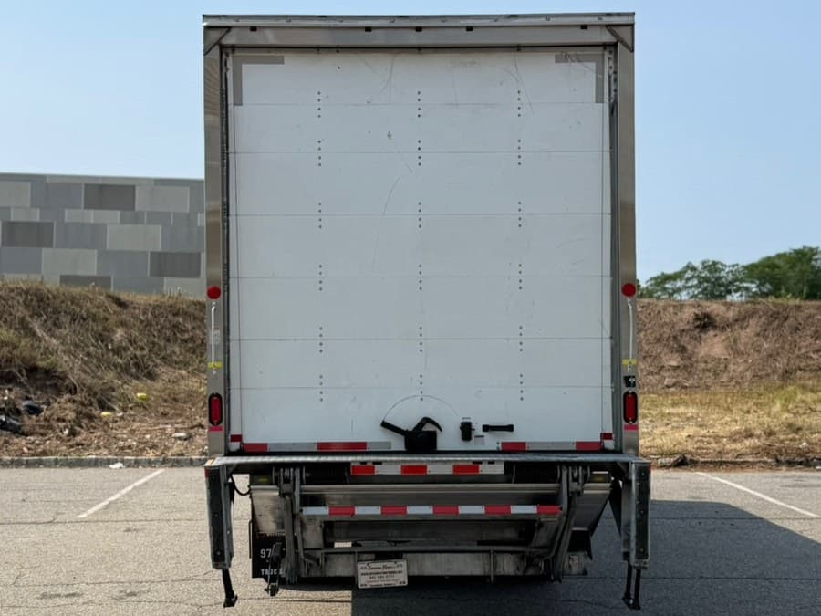 2020 Hino 268A