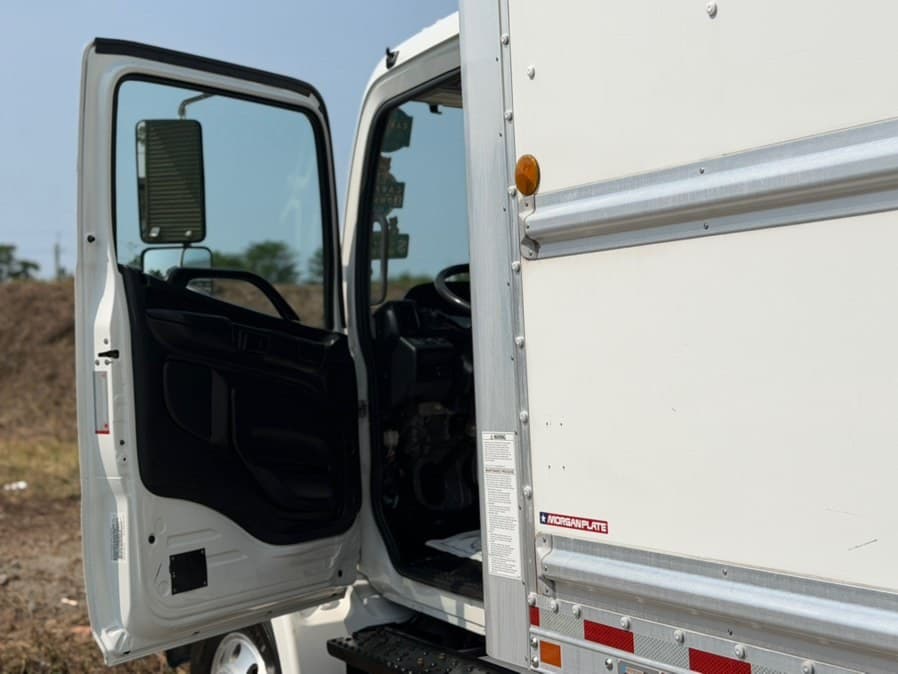 2020 Hino 268A