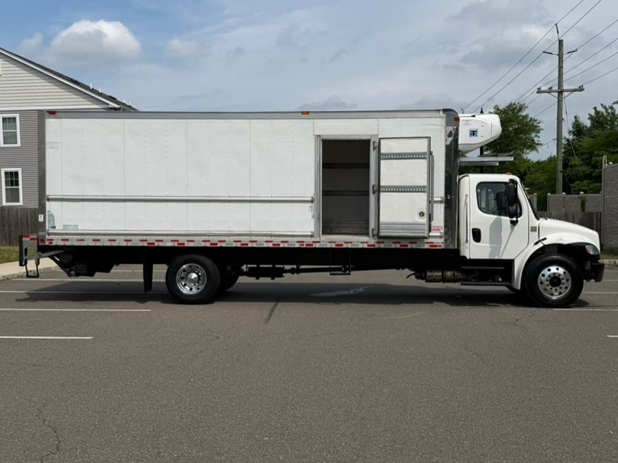 2020 Freightliner M2 106